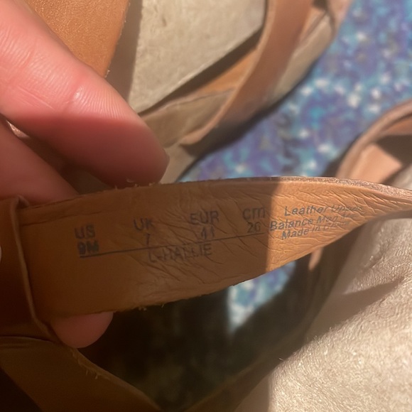 Size 9 Franco sarto tan leather wedge sandal - Picture 4 of 4